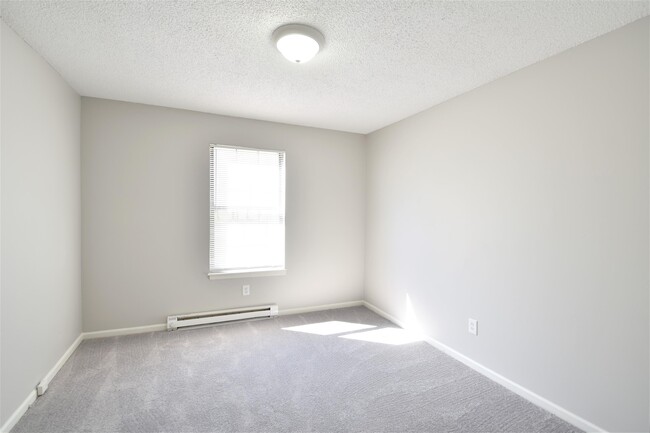 Building Photo - 8609 Holmes Rd
