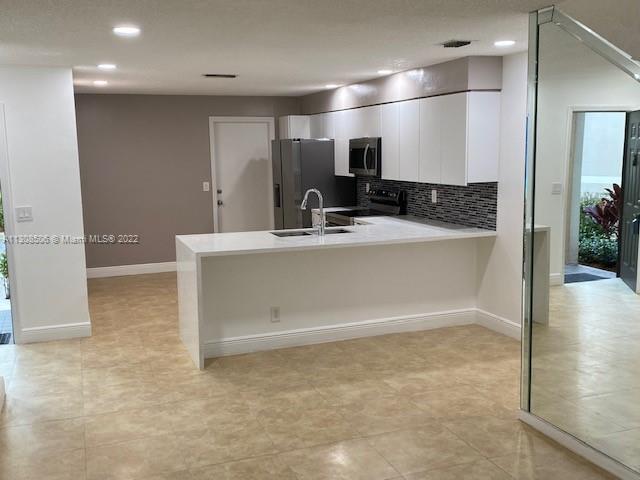 Foto del edificio - 820 Sorrento Dr