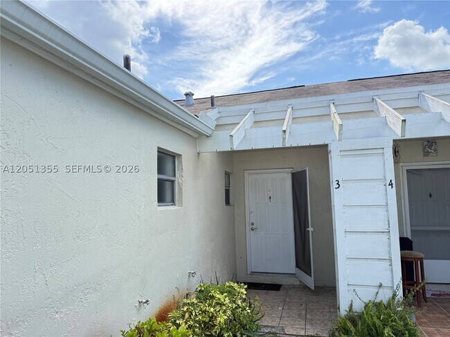 Foto del edificio - 21393 NE 8th Ct