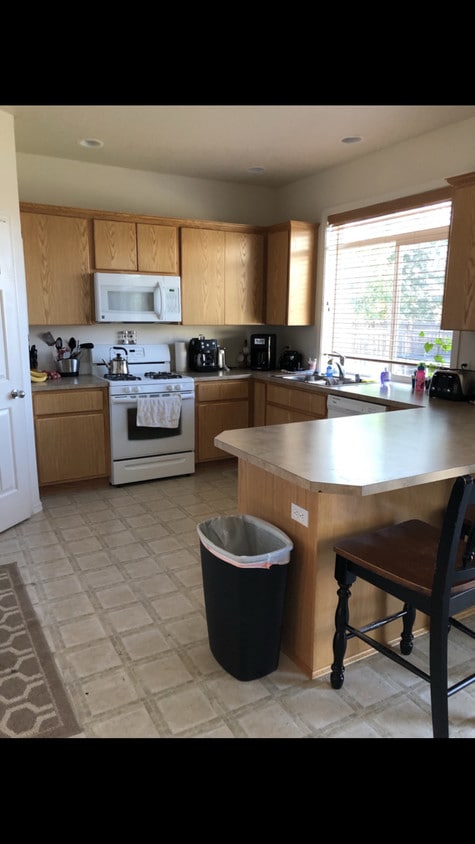 Primary Photo - 540 S Glenmoor Dr