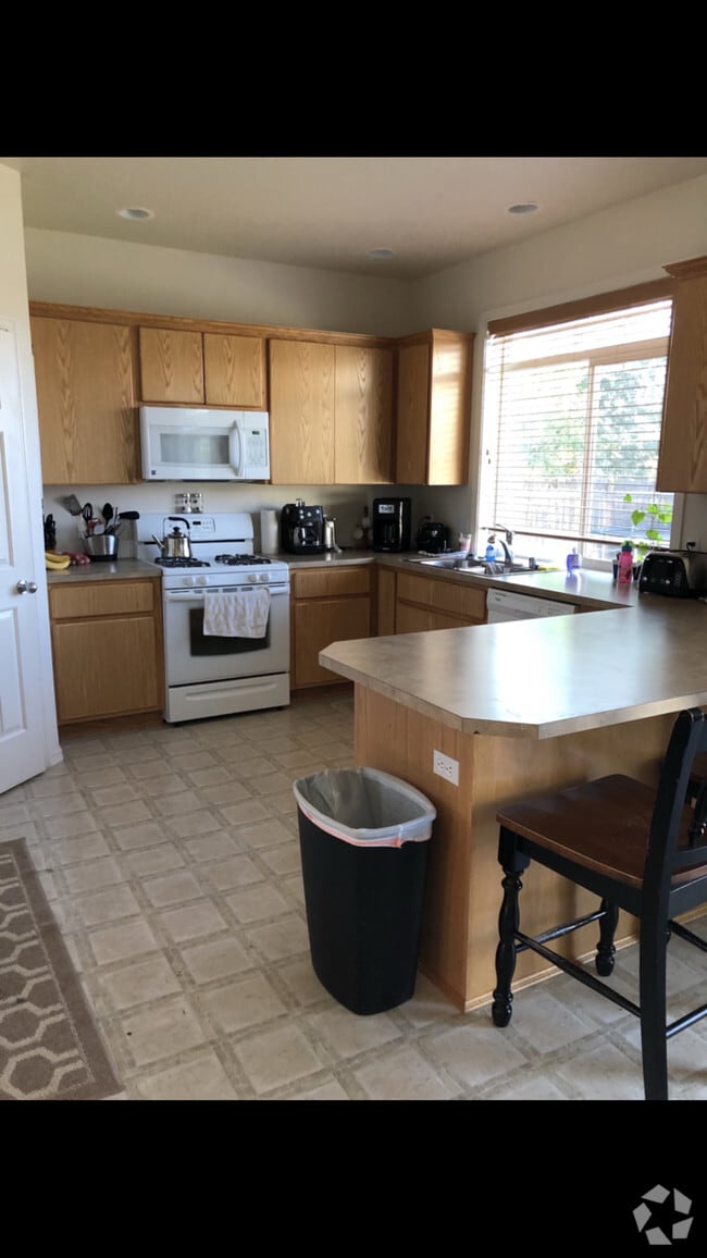 Building Photo - 540 S Glenmoor Dr