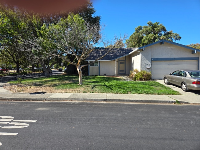 Building Photo - 101 Longview Dr