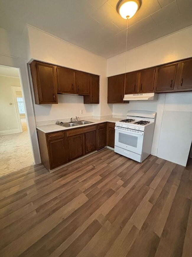 Photo - 620-22 Fellows Ave Apartment