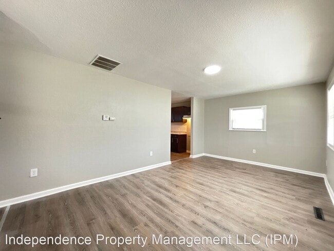 Building Photo - 3 br, 1 bath House - 3825 Palmerston Ave