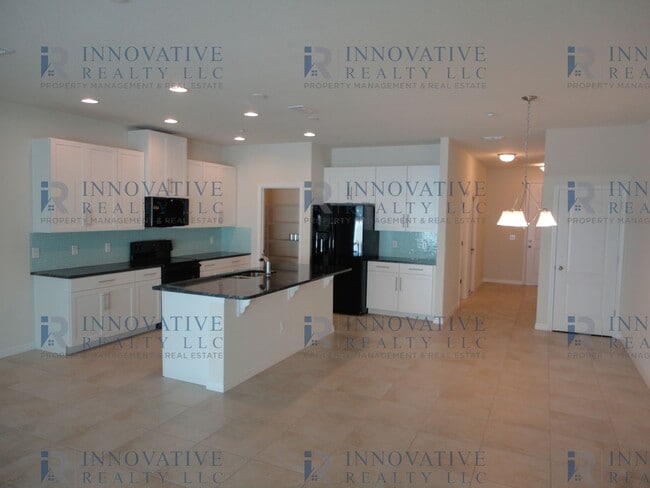 Foto del edificio - 3BR/2.5BA Town Home in Aloma Trails Commun...