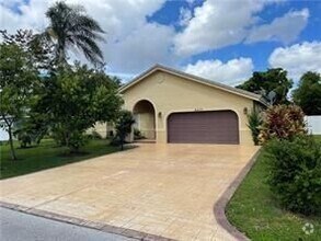 Building Photo - 6401 Sedgewyck Cir W