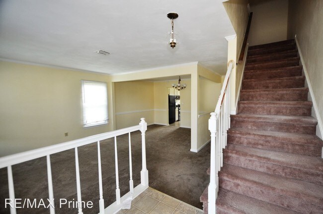 Building Photo - 3 br, 2.5 bath House - 1657 Mantane Arch