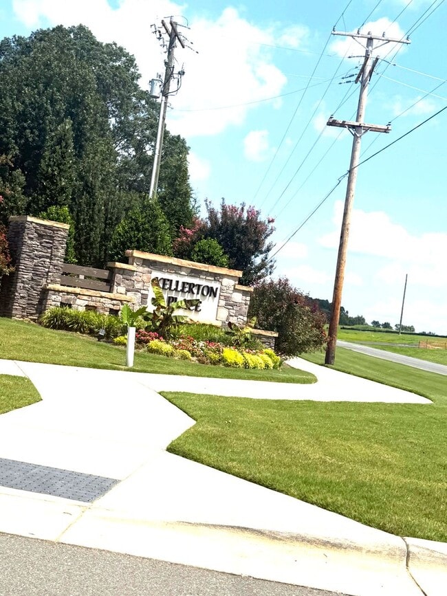 Building Photo - 336 Willowsford Dr