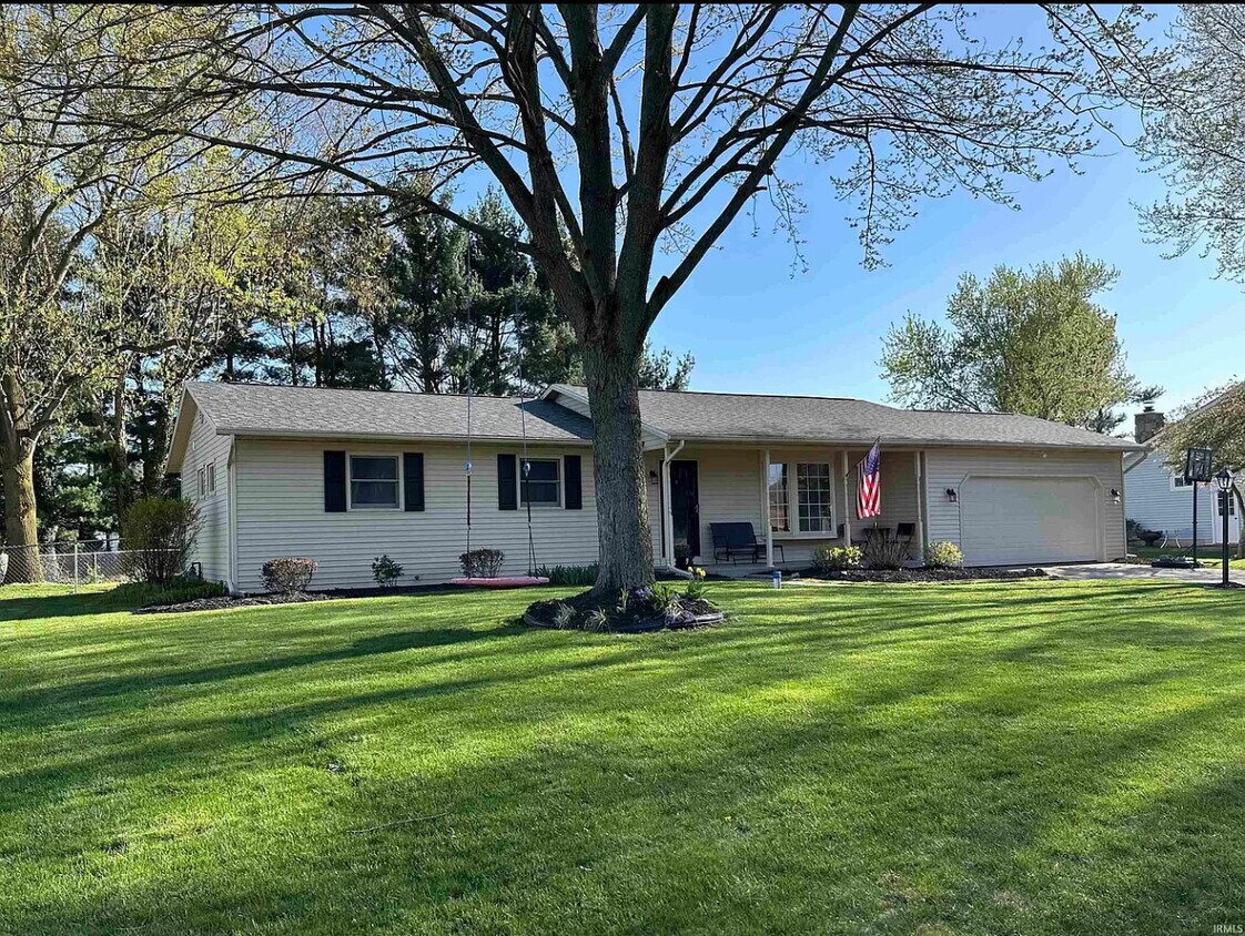 11966 Ln, Granger, IN 46530 House Rental in Granger, IN