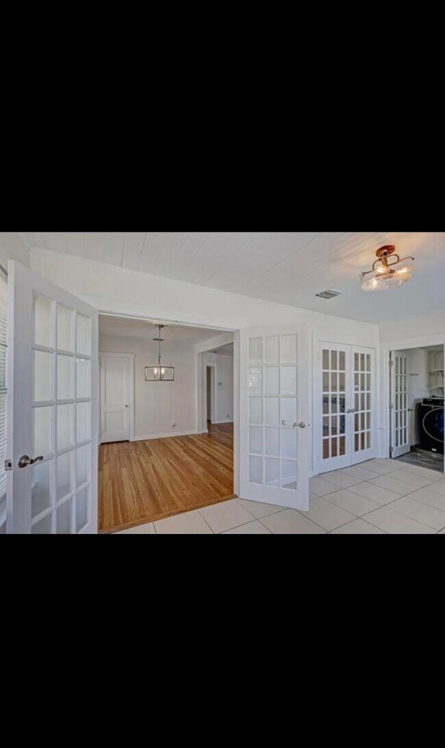 Foto del edificio - 424 Colonial Rd