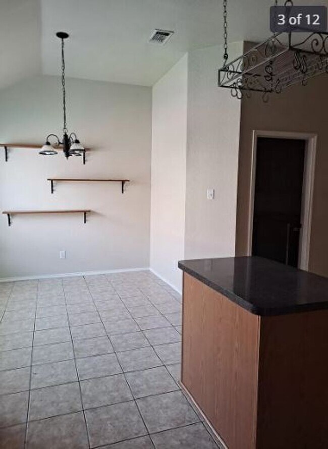 Foto del edificio - 100 Oak Hollow Ln