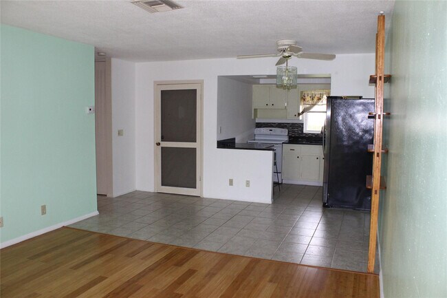 Foto del edificio - 2810 Ashley Dr W