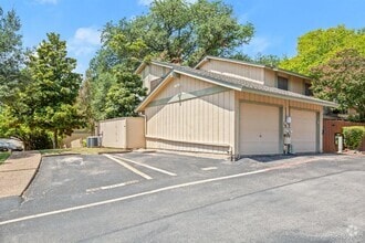 Building Photo - 901 Silver Quail Ln