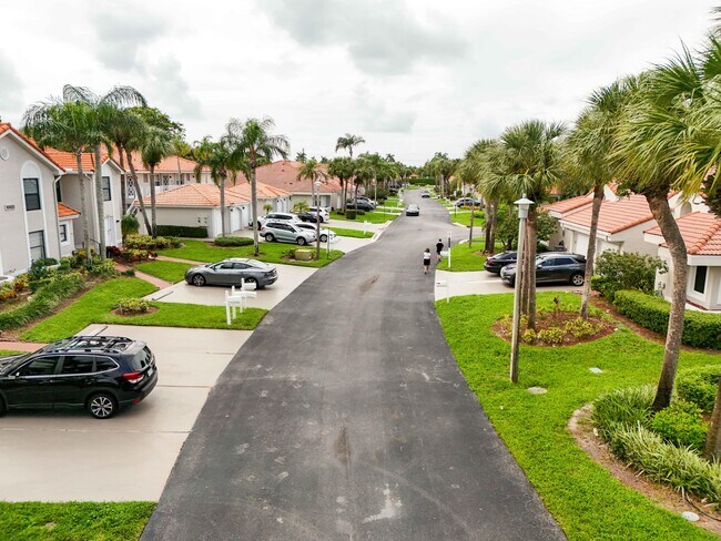Foto del edificio - 10910 Lakemore Ln