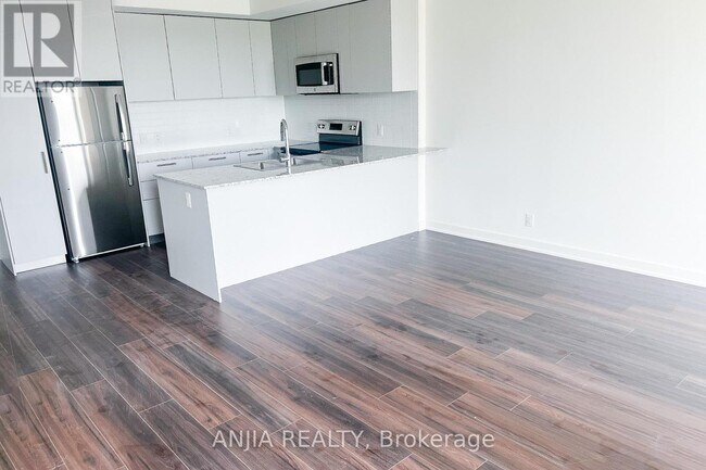 Building Photo - 101 Cathedral High St