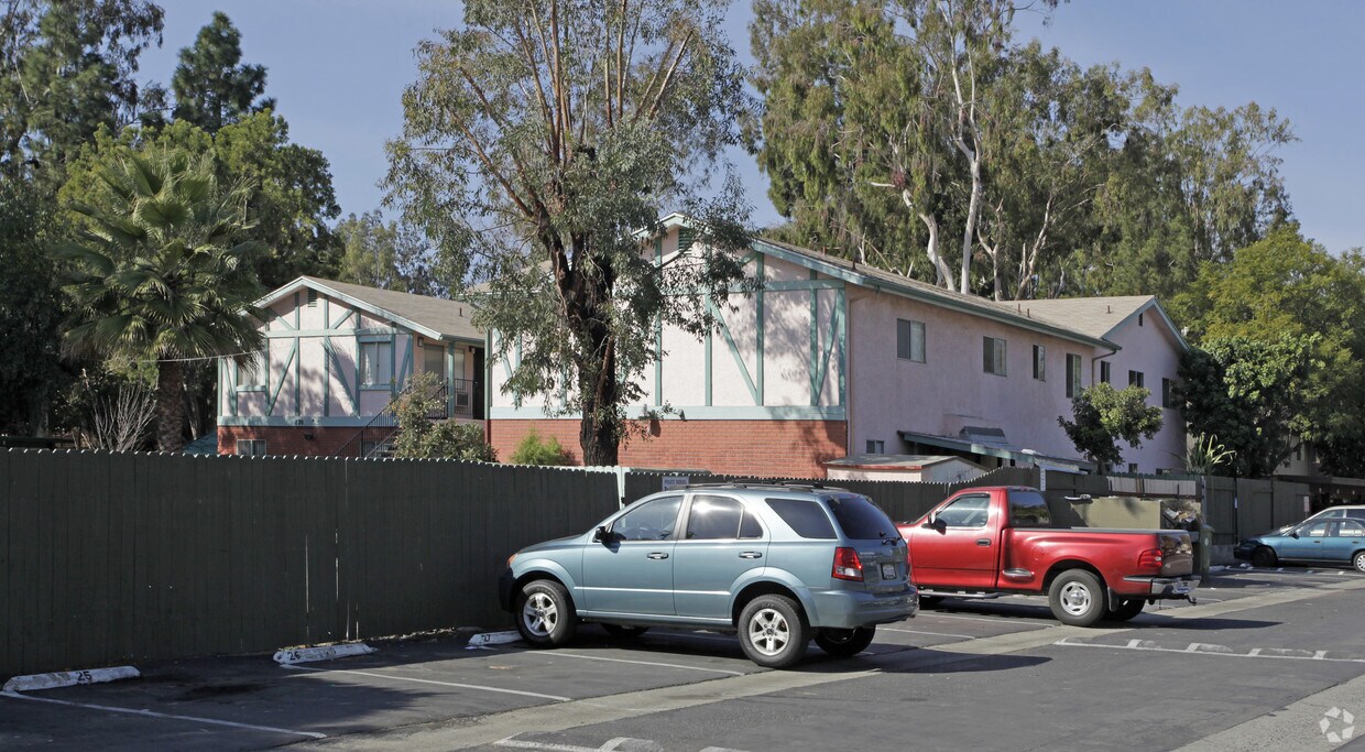 Foto del edificio - 820 E Mission Ave
