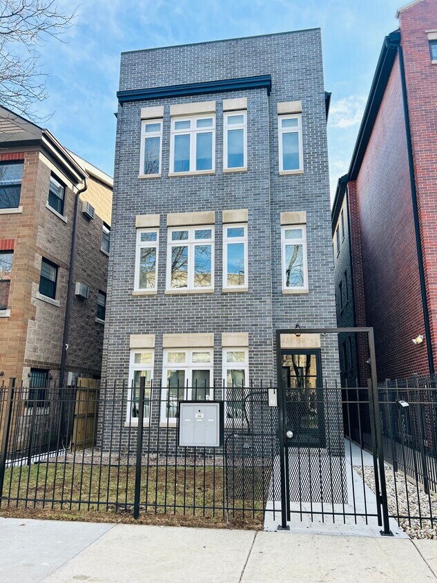 Primary Photo - 643 E 50th St