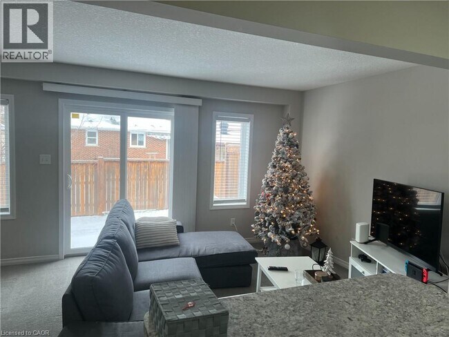 Building Photo - 50 Pinnacle Dr