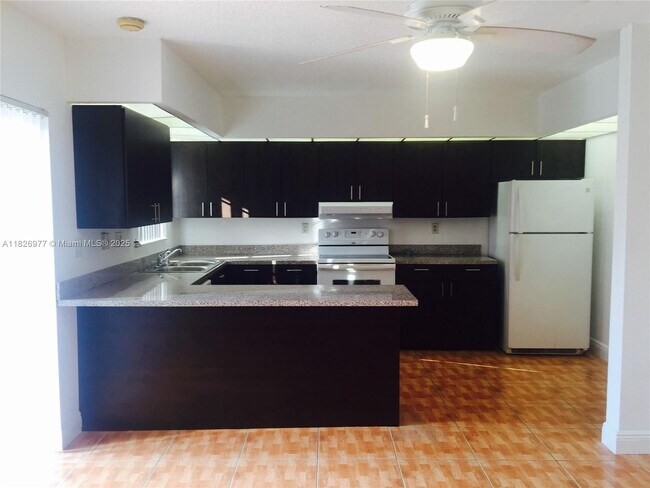 Foto del edificio - 8205 SW 23rd Ct
