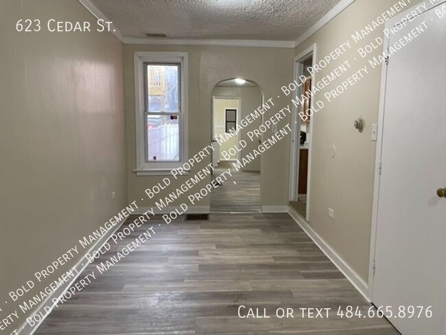 Photo - 623 Cedar St House