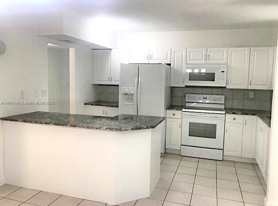 Foto principal - 20381 NE 30th Ave