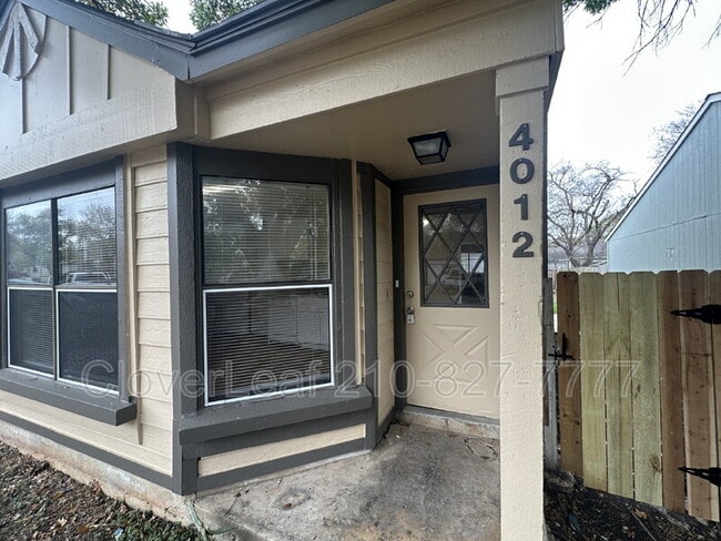 Foto del edificio - 4012 Sunrise Creek Dr