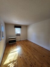 Building Photo - 106 5th St