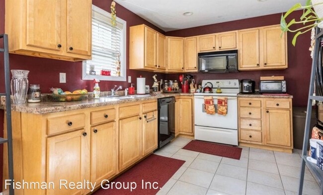 Building Photo - 3 br, 1.5 bath House - 24 Dale Ave., #2