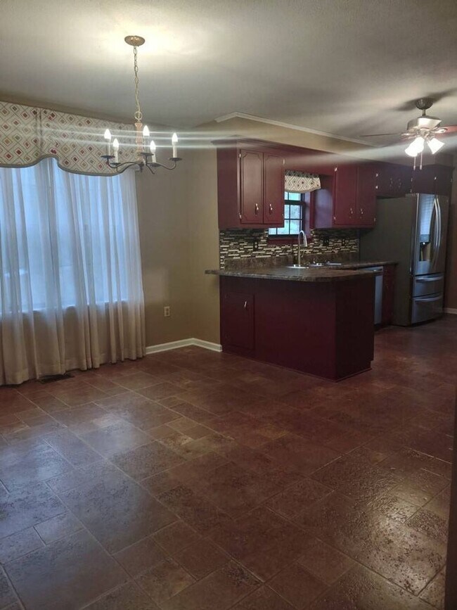 Foto del edificio - 3309 Tate Rd