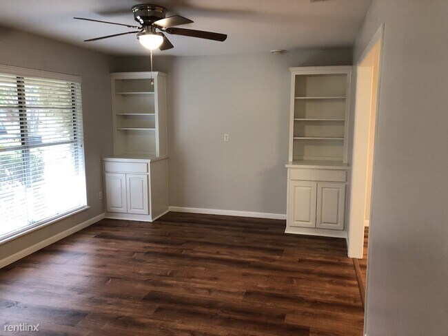 Foto del edificio - 3 br, 2 bath House - 11403 Hilltop Street