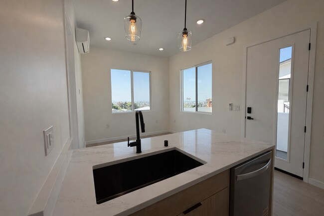 Building Photo - 5531 Olvera Ave