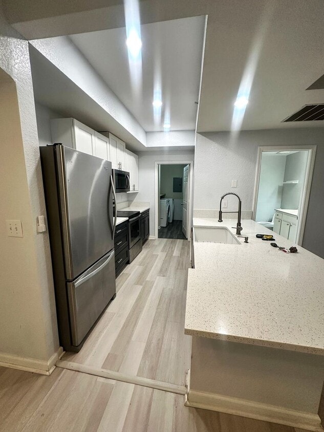 Building Photo - 2 BR 2 BA   CONDO   Mirabella Community