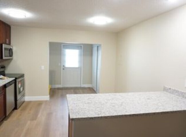 Foto del edificio - 4885 Orlando Ave