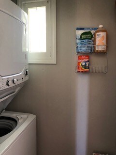 Laundry in unit - 1731 E Marshall Pl