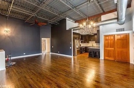 Building Photo - 312 N May St