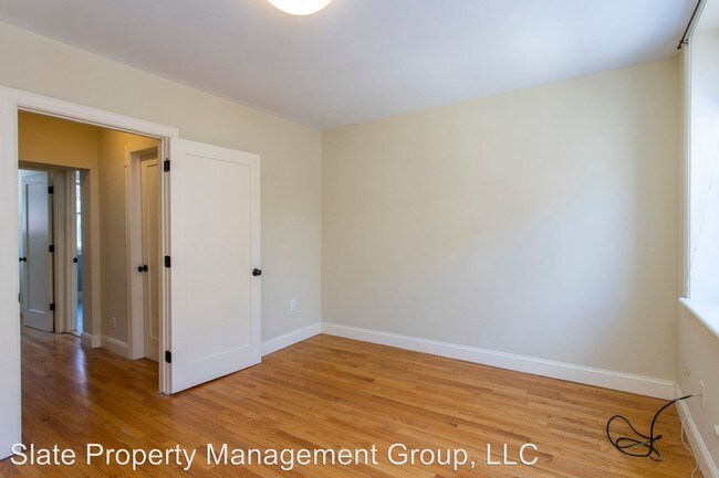 Building Photo - 3 br, 1 bath House - 743 S Darien Street