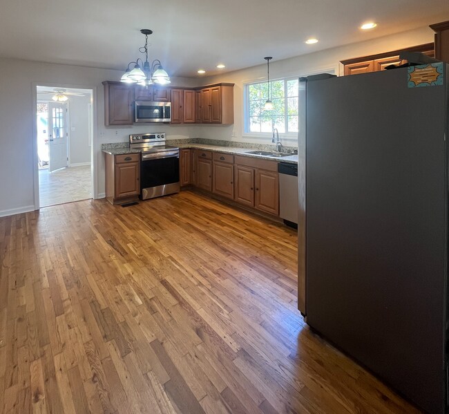 Foto del edificio - 551 Fountain Inn Rd