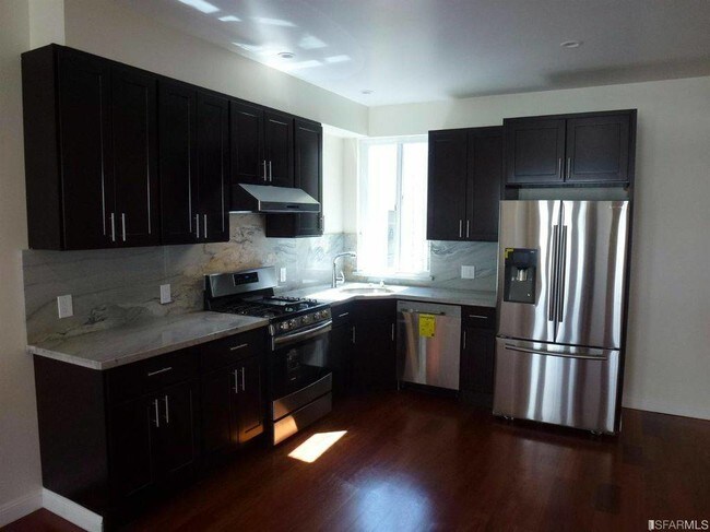 Foto del edificio - 1555 Larkin St