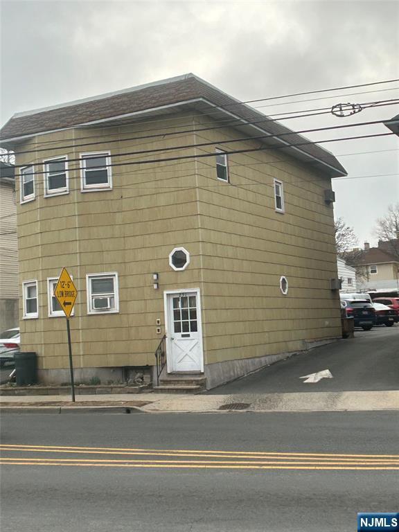 Building Photo - 251 Schuyler Ave