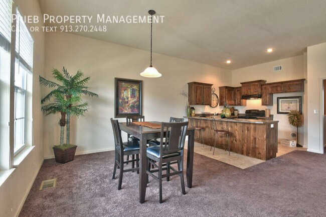 Building Photo - Prairie Haven Duplex - Available January 19th