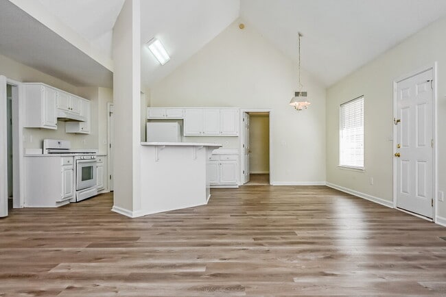 Building Photo - 816 Ravins Way