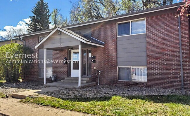 Building Photo - 1305 Burton Ct