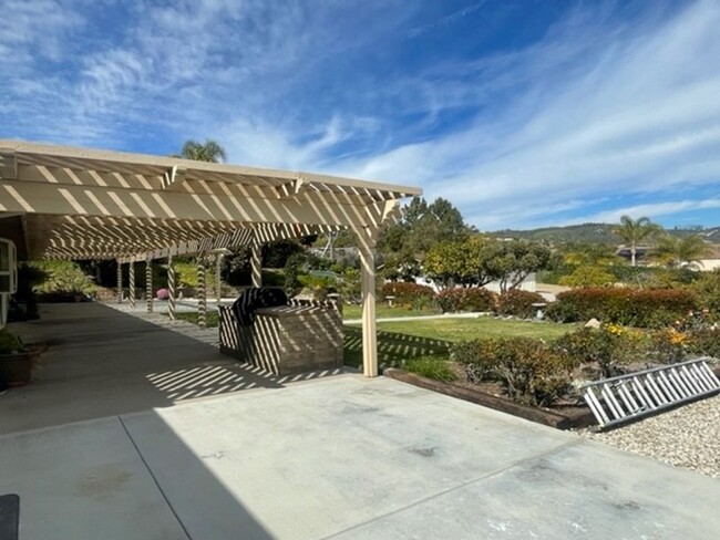 Foto del edificio - Charming Camarillo Retreat with Stunning M...