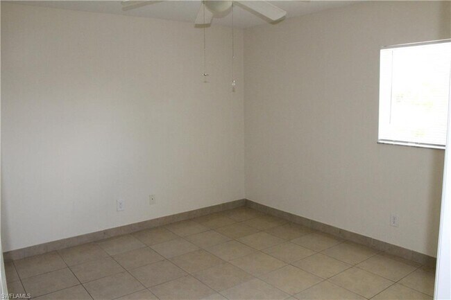 Foto del edificio - 703 SE 8th Terrace