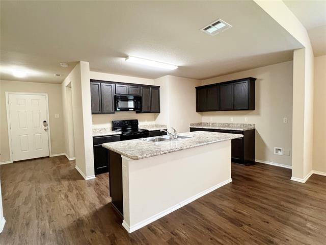 Building Photo - 222 Thoroughbred St