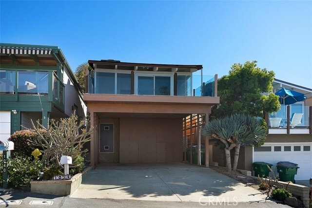 Primary Photo - 1034 Miramar St
