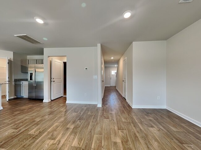 Building Photo - 457 Red Poll Wy
