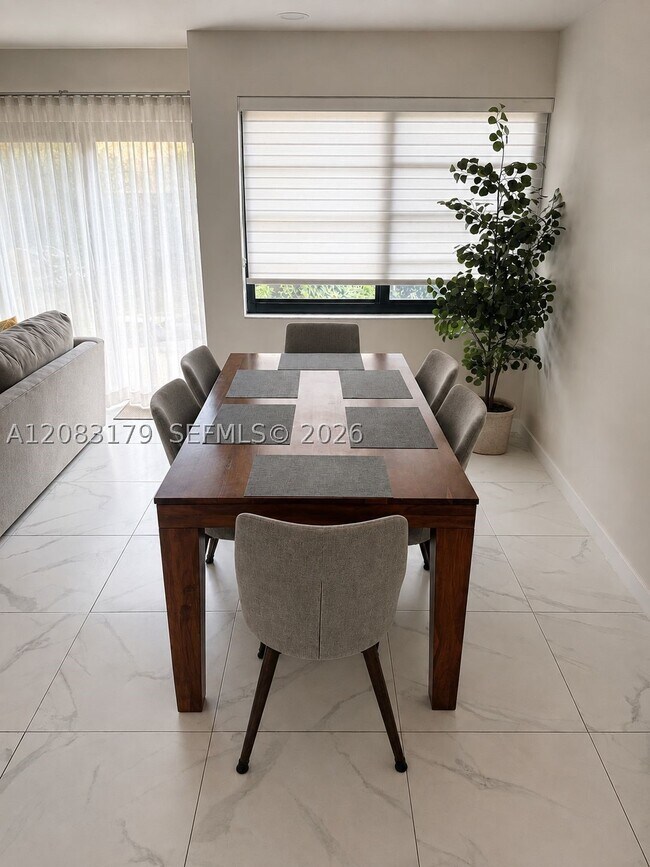 Foto del edificio - 3408 SW 112th Ave