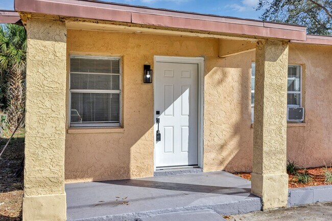 Foto del edificio - Charming Updated 1-Bedroom Home with Modern Kitchen & Cozy Front Patio