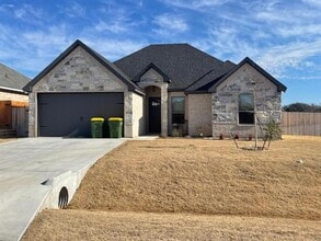 Building Photo - 3333 Windcrest Dr